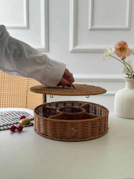 سلة تقديم خوص دائرية